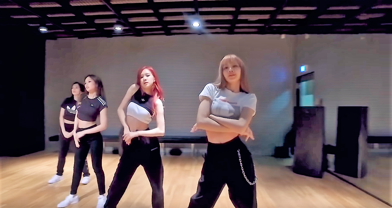 Блэк пинк танцует. Блэк Пинк танцы. Лиса BLACKPINK Dance Practice. Блэк Пинк дэнс практика. Блэк Пинк танцевальная практика.