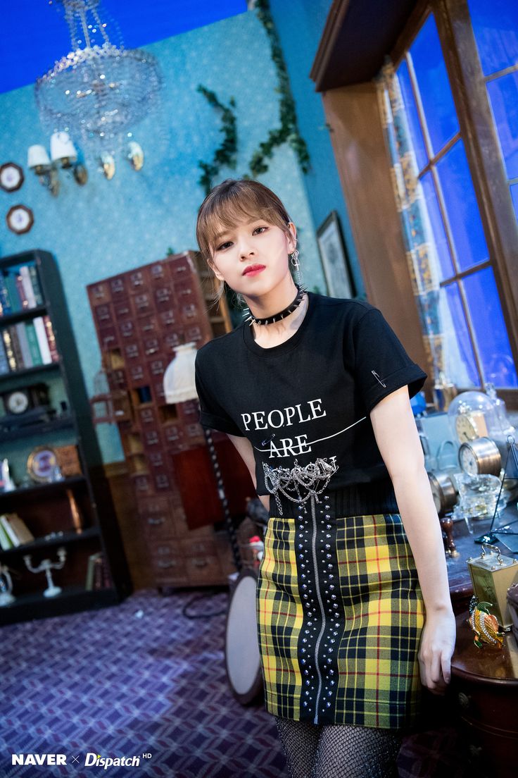 Twice-Jeongyeon-Yes-or-Yes-Fashion.jpg