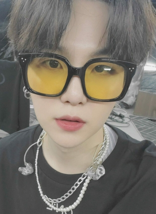 Yellow Tinted Sunglasses | Suga - BTS