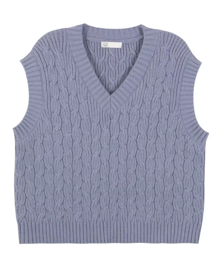 https://www.fashionchingu.com/wp-content/uploads/2023/09/Blue-V-Neck-Knitted-Vest-Jeongin-Stray-Kids-4.jpg