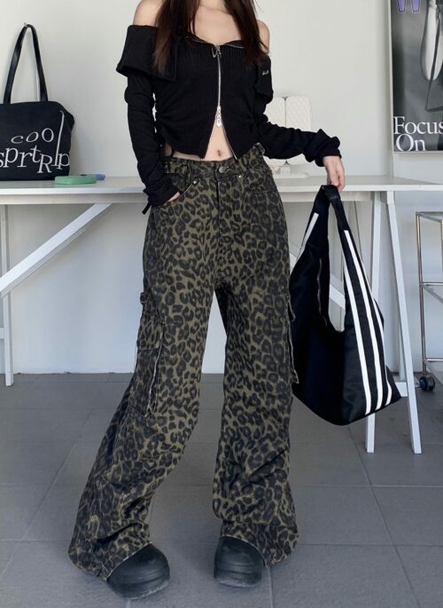 Brown Leopard Print Cargo Pants | Chaeryeong - ITZY