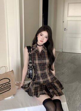 Dark Brown Plaid Pleated Mini Skirt | Wonyoung – IVE