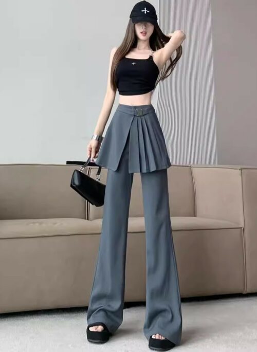 Grey Pants With Pleated Skirt Detail | Yoon - STAYC