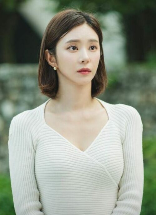 White Wrap Long Sleeves Top | Cheon Da Hye - Queen Of Tears