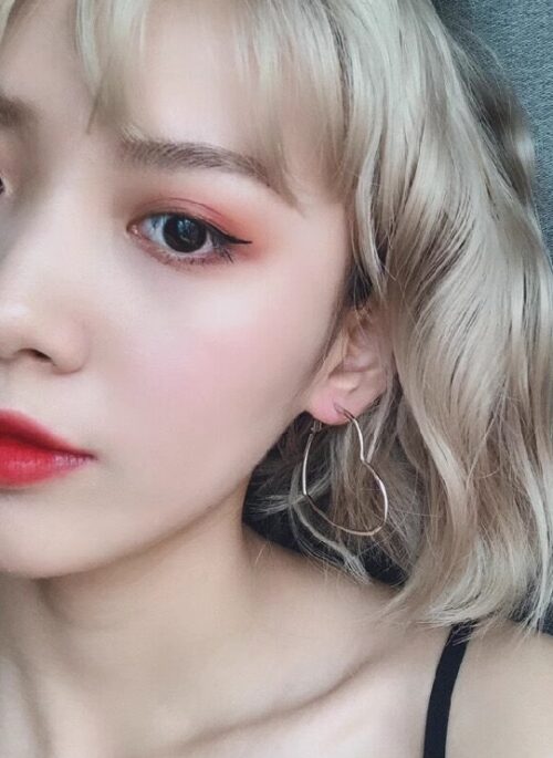 Silver Heart Hoop Earrings | Yuqi – (G)I-DLE