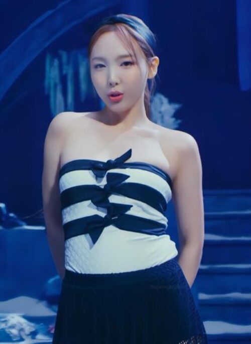 White Triple Bow Sling Top | Nayeon - TWICE