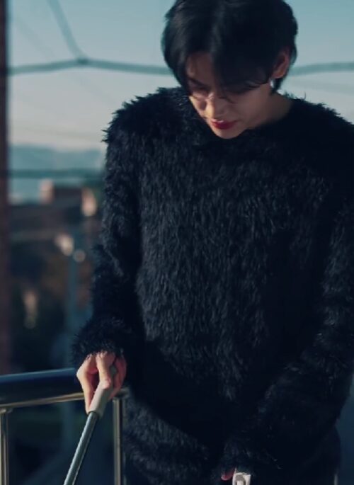 Black Furry Oversized Sweater | Bambam - GOT7