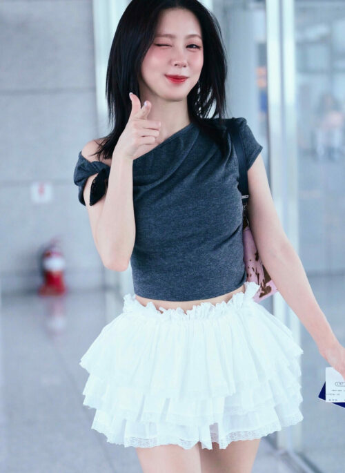 Grey Off-Shoulder Asymmetrical Top | Miyeon - (G)I-DLE