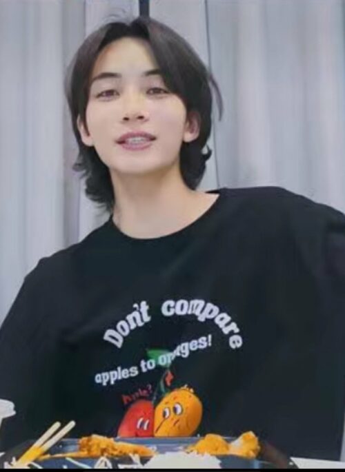 Black Apple And Orange Graphic T-Shirt | Jeonghan - Seventeen