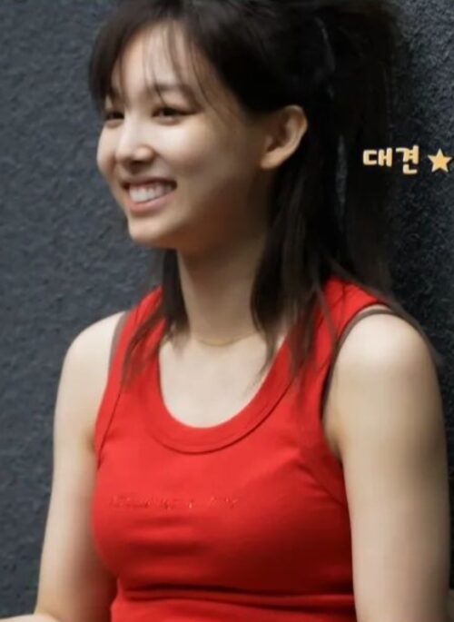 Red Cropped Tank Top | Nayeon - TWICE