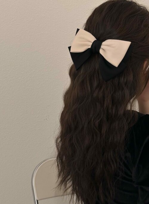 Black And White Bow Hair Clip | Minji - NewJeans