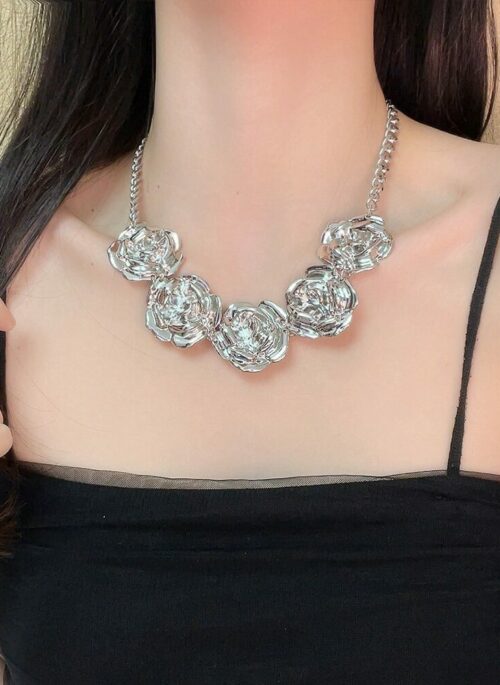 Silver Chunky Rose Chain Necklace | Lia – ITZY