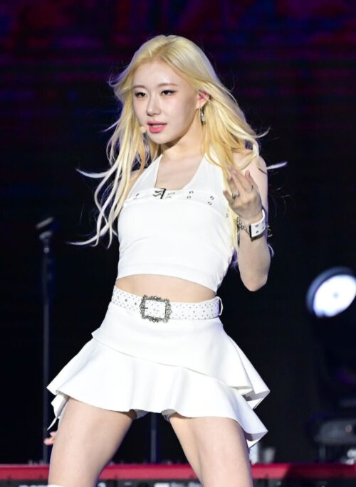 White Tiered Ruffle Mini Skirt | Chaeryeong - ITZY