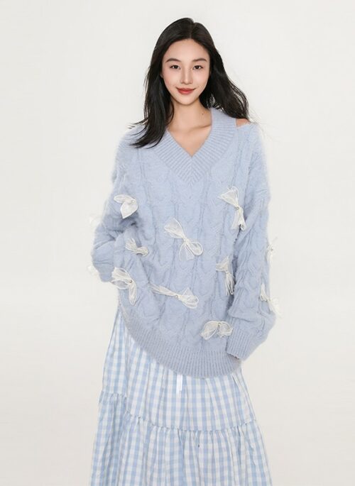 Blue Bow-Decor Cut-Out Sweater | Hinata - XG