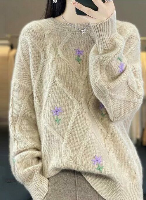 Beige Twist Flowers Knitted Sweater | Sakura - Le Sserafim