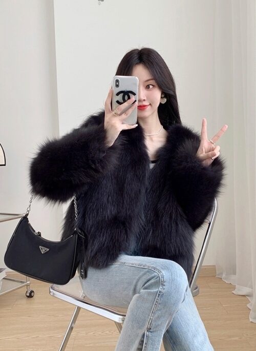 Black Faux Fur Winter Jacket | Yunjin - Le Sserafim