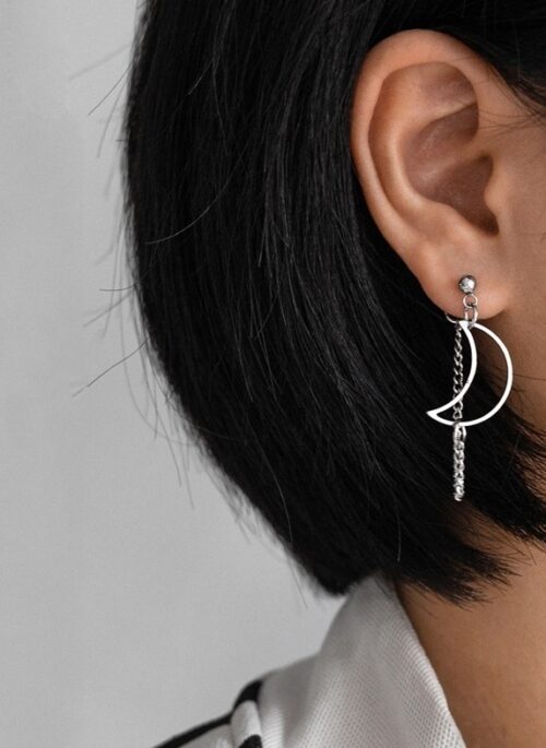 Silver Crescent Moon Dangling Earring | Yugyeom - GOT7