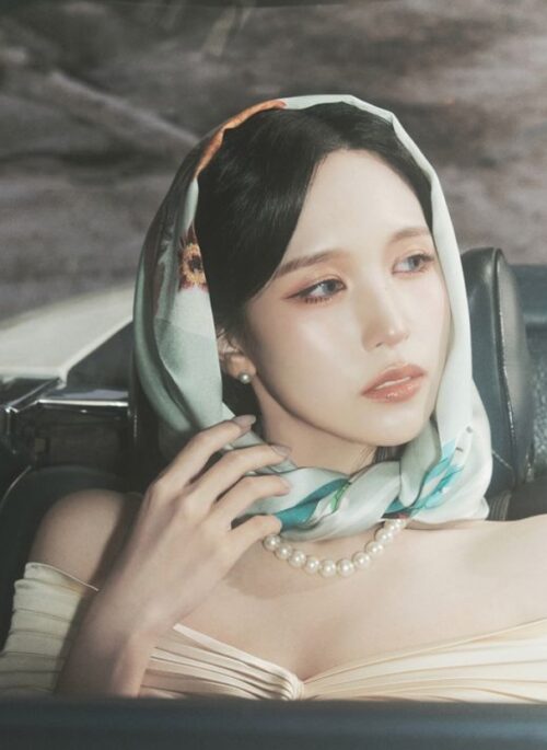 White Elegant Pearl Necklace | Mina - Twice