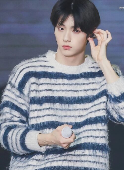 Blue Stripes Fuzzy Knit Sweater | Soobin - TXT