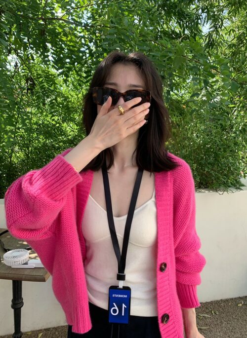 Hot Pink V-Neck Knitted Cardigan | Hong Hee Joo - When The Phone Rings