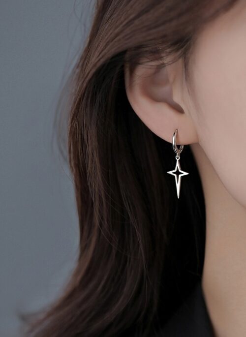 Silver Hollow Four-Pointed Star Earrings | Heeseung – Enhypen