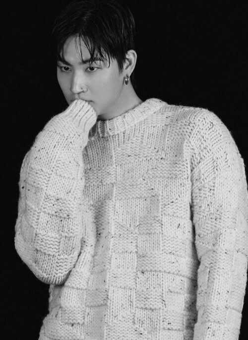 White Patterned Knit Round Neck Sweater | Jay B - GOT7