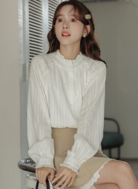 White Ruffled Neckline Blouse | Hong Hee Joo – When The Phone Rings