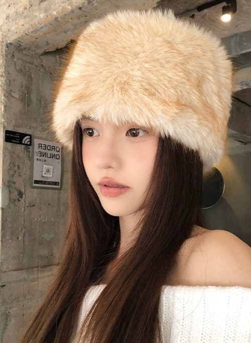 Beige Fur Winter Hat | Chung Ha