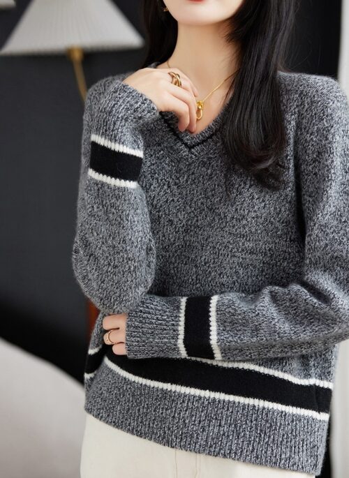 Grey V-Neck With Black Linings Sweater | Chaewon - Le Sserafim